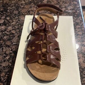 Natural Soul Brown Leather Sandals with Adjustable Straps